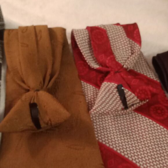 🩷Various bundle of 5 clip on mens ties. Closeout price on all - Picture 4 of 7